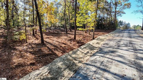 261 W Chapman Rd, Belton, SC, 29627-9274 | Card Image