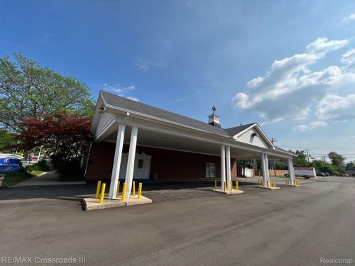 209 Main St, Belleville, MI, 48111-2643 | Card Image