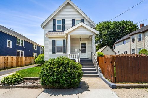 24 Willard St, Malden, MA, 02148-1735 | Card Image