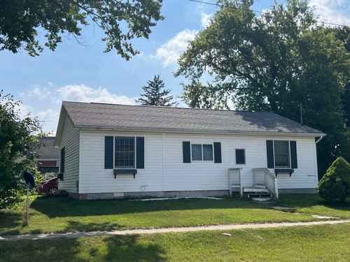 404 Herbert St, Blanchard, MI, 49310-9218 | Card Image