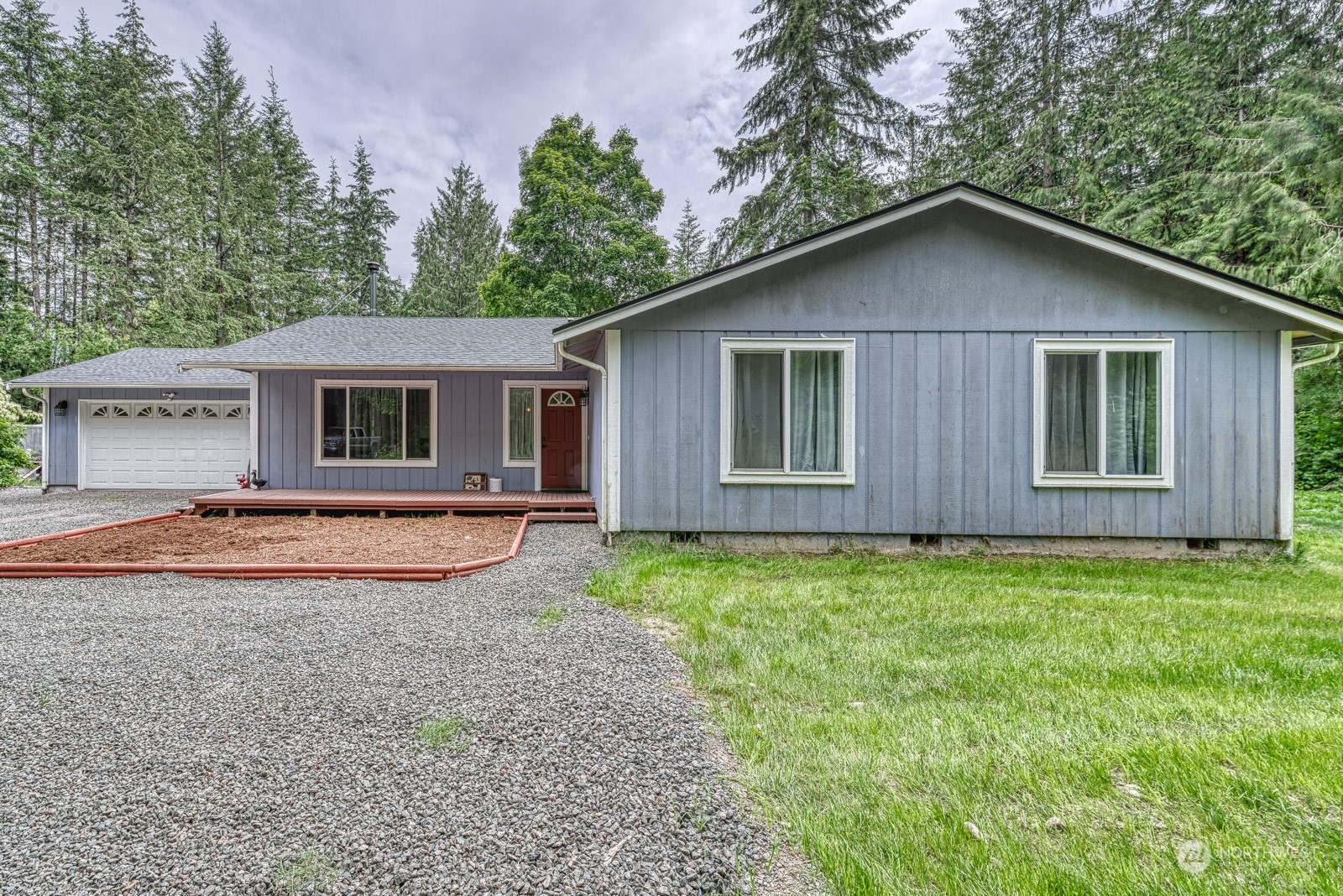 Dove Glen Ln, Poulsbo, WA 98370