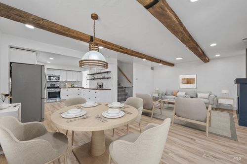 489 W W 45 N, Burley, ID, 83318-5040 | Card Image