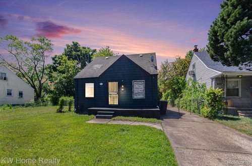8051 Ashton Ave, Detroit, MI, 48228-3157 | Card Image