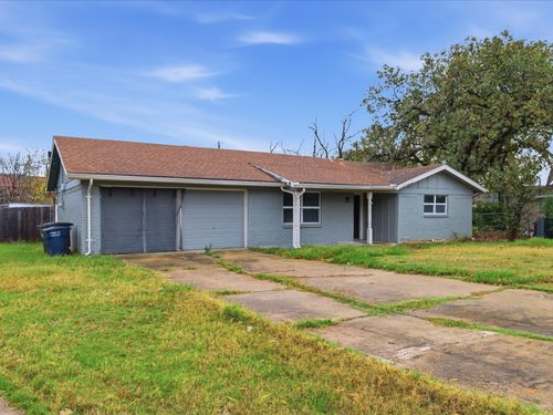 154 Cotillion Rd, Fort Worth, TX, 76134-4606 | Card Image