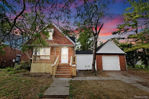 15887 Snowden St, Detroit, MI, 48227-3363 | Card Image