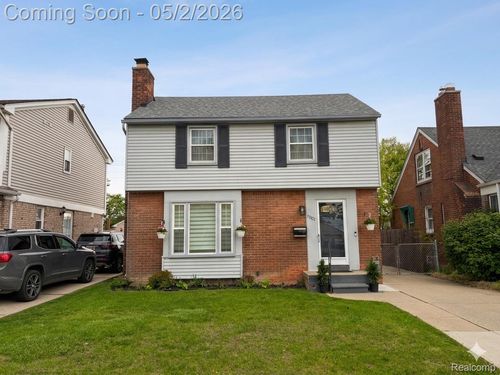 7001 Mayburn St, Dearborn Heights, MI, 48127-2267 | Card Image