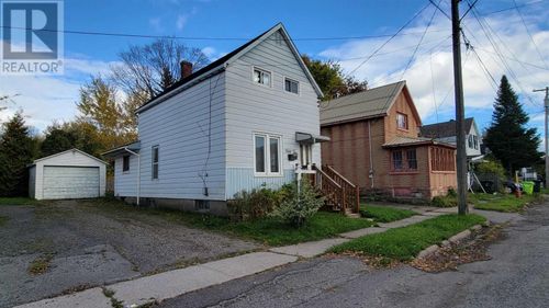 52 Edinburgh St, Sault Ste Marie, ON, P6A1K7 | Card Image