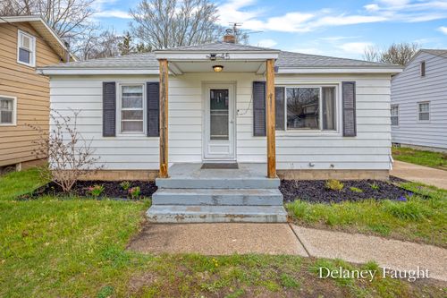 45 32nd St, Wyoming, MI, 49548-2216 | Card Image