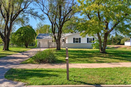 4915 N Hillcrest St, Bel Aire, KS, 67220-1613 | Card Image