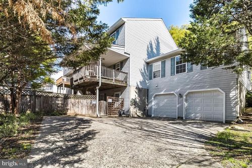8900 Lennings Ln, Baltimore, MD, 21237-4303 | Card Image
