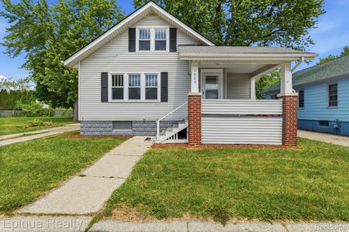 1325 Oak Street, Port Huron, MI, 48060 | Card Image
