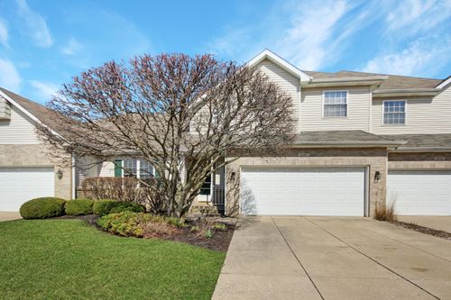 8109 Victoria Pl, Crown Point, IN, 46307 | Card Image