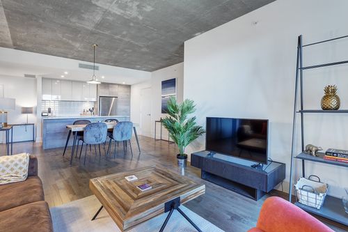 622-2000 Rue Des Bassins, Montréal, QC, H3J0B6 | Card Image