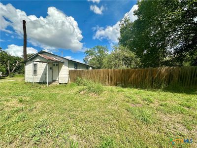 1002 S Liberty Street, House other with 2 bedrooms, 1 bathrooms and null parking in Victoria TX | Image 3