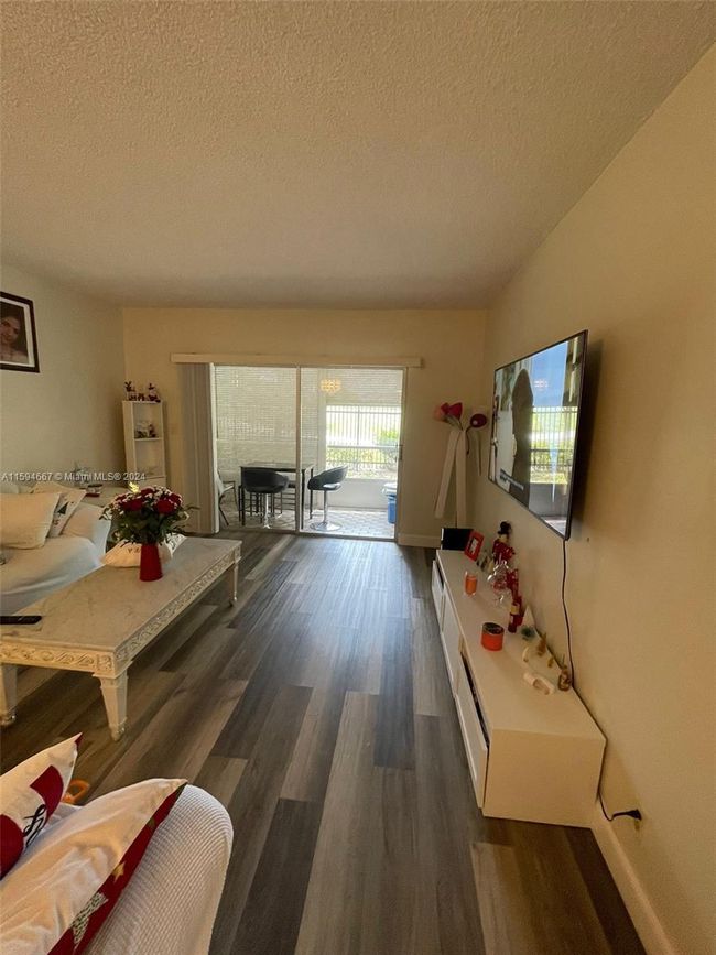 103 - 1001 Hillcrest Ct, Condo with 2 bedrooms, 2 bathrooms and null parking in Hollywood FL | Image 12