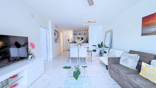 apt-203-720 S Sapodilla Ave, West Palm Beach, FL, 33401-4171 | Card Image