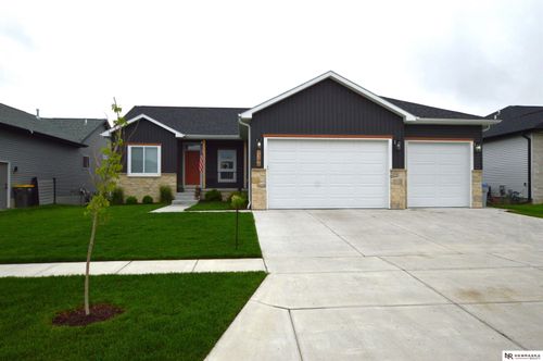 7246 N 49th St, Lincoln, NE, 68514-1004 | Card Image