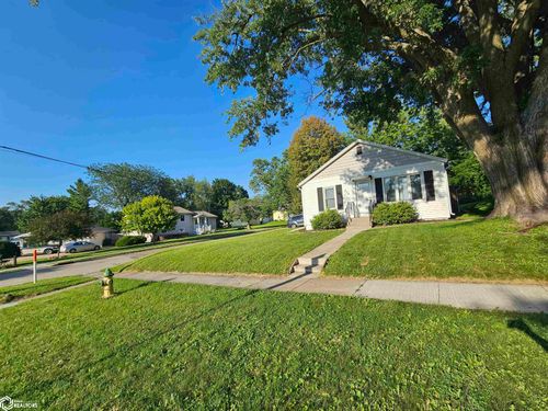 314 N Pine St, New London, IA, 52645-1321 | Card Image