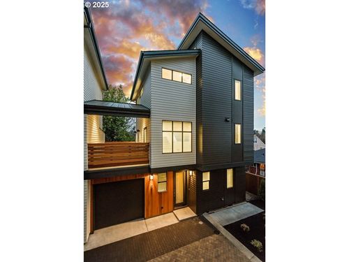 77 Ne 58th Ave, Portland, OR, 97213-3801 | Card Image