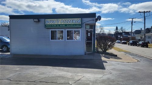 2123 Clinton St, West Seneca, NY, 14206-3337 | Card Image