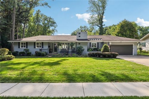 3054 Englewood Dr, Stow, OH, 44224-3848 | Card Image