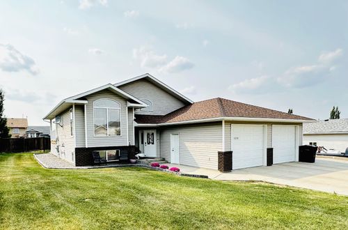 5218 50a Street, Kitscoty, AB, T0B2P0 | Card Image