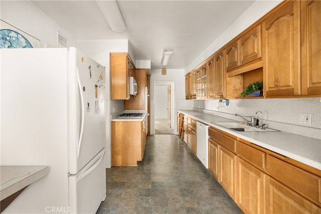 2102 E Napa Pl, House other with 3 bedrooms, 3 bathrooms and 2 parking in Anaheim CA | Image 15