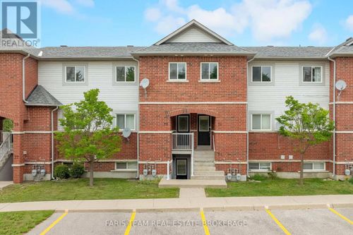 76-243 Ferndale Dr S, Barrie, ON, L4N0T6 | Card Image