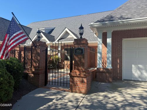 1056 Fine Glen Dr, Sevierville, TN, 37862-5051 | Card Image