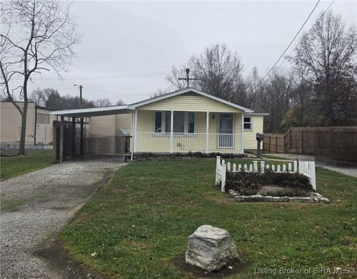 901 Lakeview Dr, Scottsburg, IN, 47170-1325 | Card Image