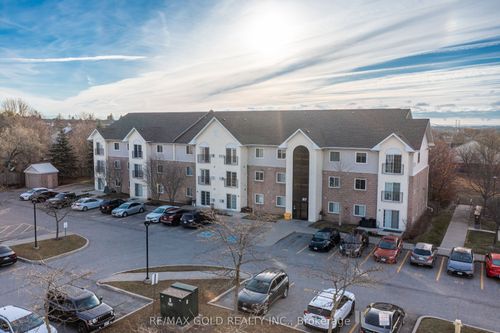 207-87 Aspen Springs Dr, Clarington, ON, L1C5J8 | Card Image