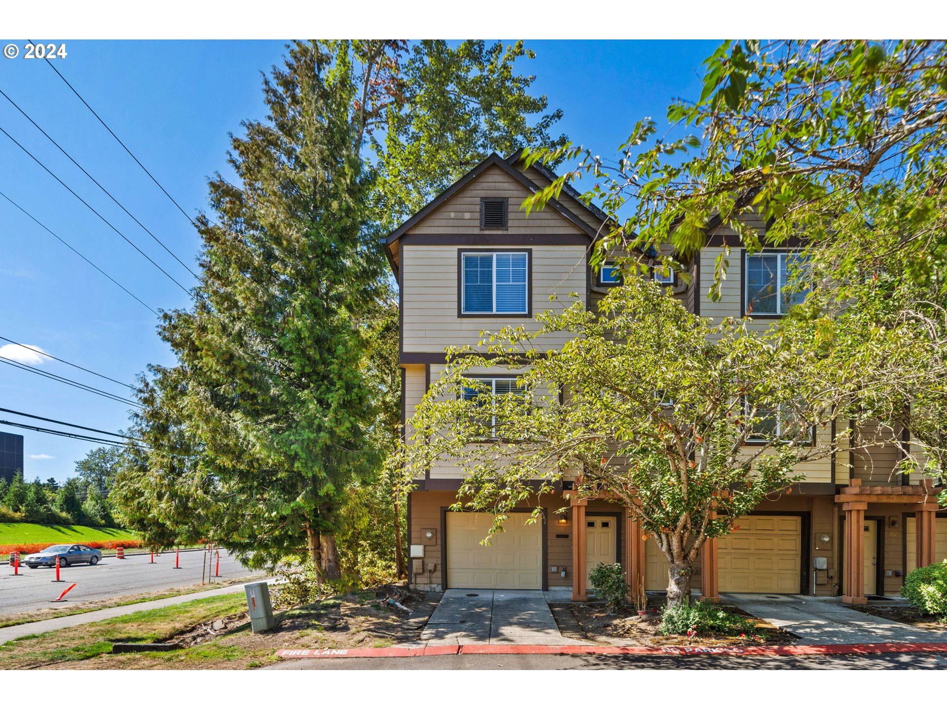 Dillan Dr, Beaverton, OR 97006
