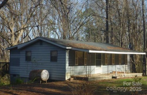 215 N Pinchback Ave, Bessemer City, NC, 28016-6530 | Card Image