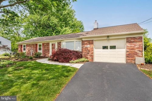 3307 Windsor Dr, Norristown, PA, 19403-4121 | Card Image
