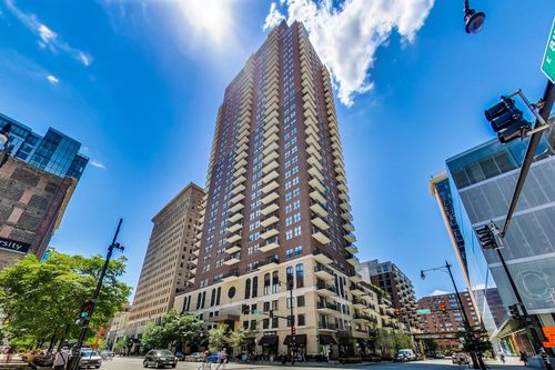 904-41 E 8th Street, Chicago, IL, 60605 | Card Image