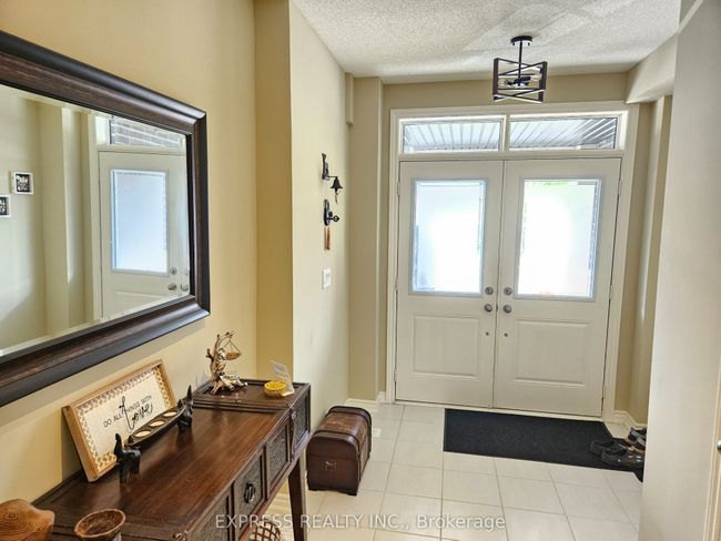 279 Moody Dr, House attached with 3 bedrooms, 3 bathrooms and 2 parking in Kleinburg ON | Image 6