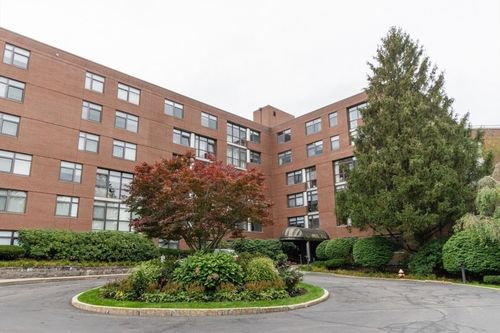 apt-402s-79 Florence St, Chestnut Hill, MA, 02467-1920 | Card Image