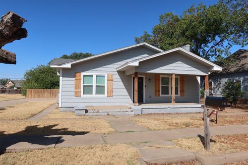 707 N Foley St, Seymour, TX, 76380-1642 | Card Image