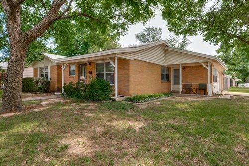 2002 Winthrop St, Irving, TX, 75061-1839 | Card Image