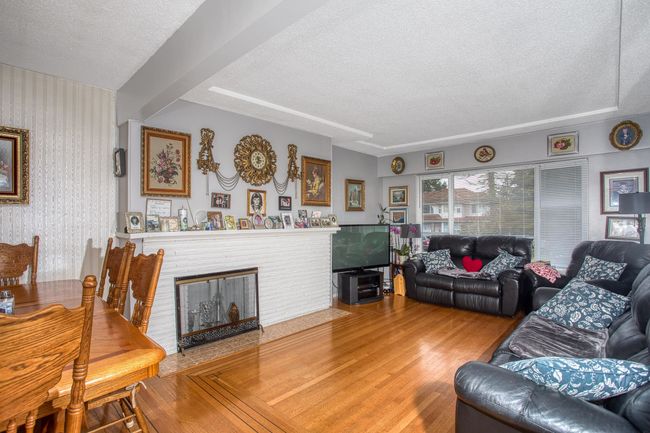 6935 Winch Street, House other with 7 bedrooms, 2 bathrooms and null parking in Burnaby BC | Image 3