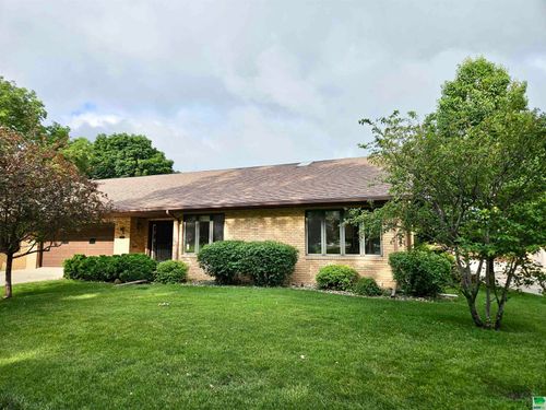 101 Hudson St, Storm Lake, IA, 50588-2590 | Card Image