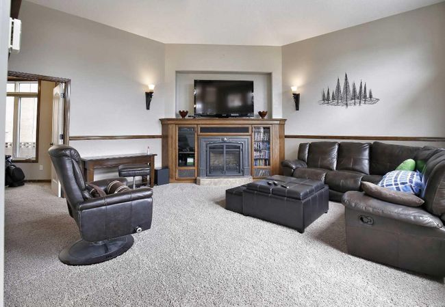 101 Grizzly Terrace N, Home with 5 bedrooms, 3 bathrooms and 4 parking in Lethbridge AB | Image 13