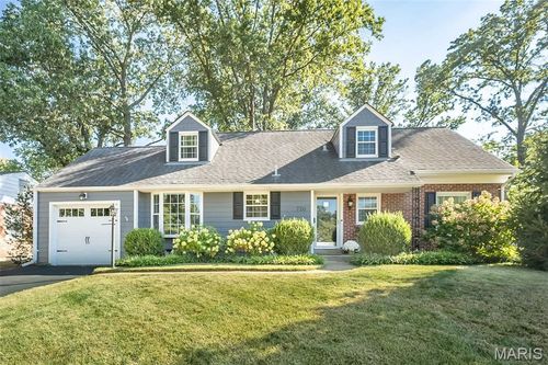 720 Cranbrook Dr, Kirkwood, MO, 63122-3034 | Card Image