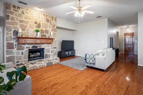 7906 Munich Dr, Rowlett, TX, 75089-3884 | Card Image