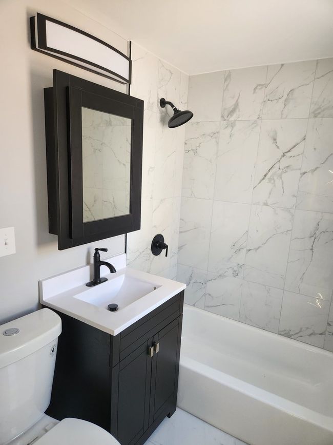 939 W 123 Rd St, House other with 2 bedrooms, 2 bathrooms and 2 parking in Calumet Park IL | Image 8