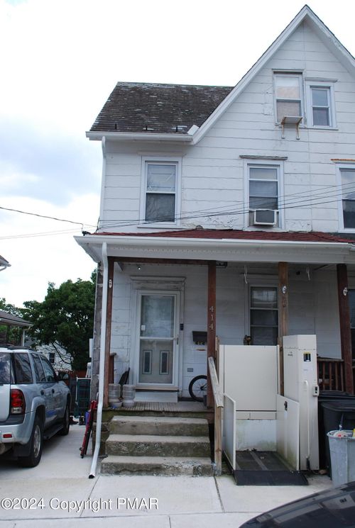 414 W Mountain Avenue, Pen Argyl, PA, 18072 | Card Image