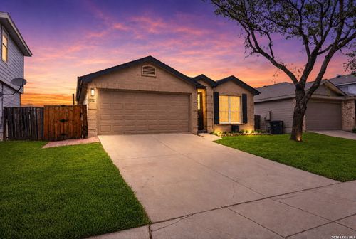 2679 Hunt St, New Braunfels, TX, 78130-2962 | Card Image