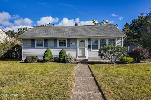 512 Terrace Ave, Toms River, NJ, 08753-7734 | Card Image