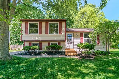 615 Trailwood Dr, Painesville, OH, 44077-2801 | Card Image