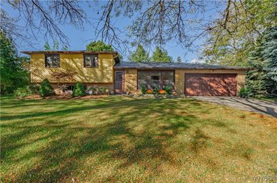 Beautifully maintained 3 bedroom & 1.5 bath in Wheatfield school district. | Image 1